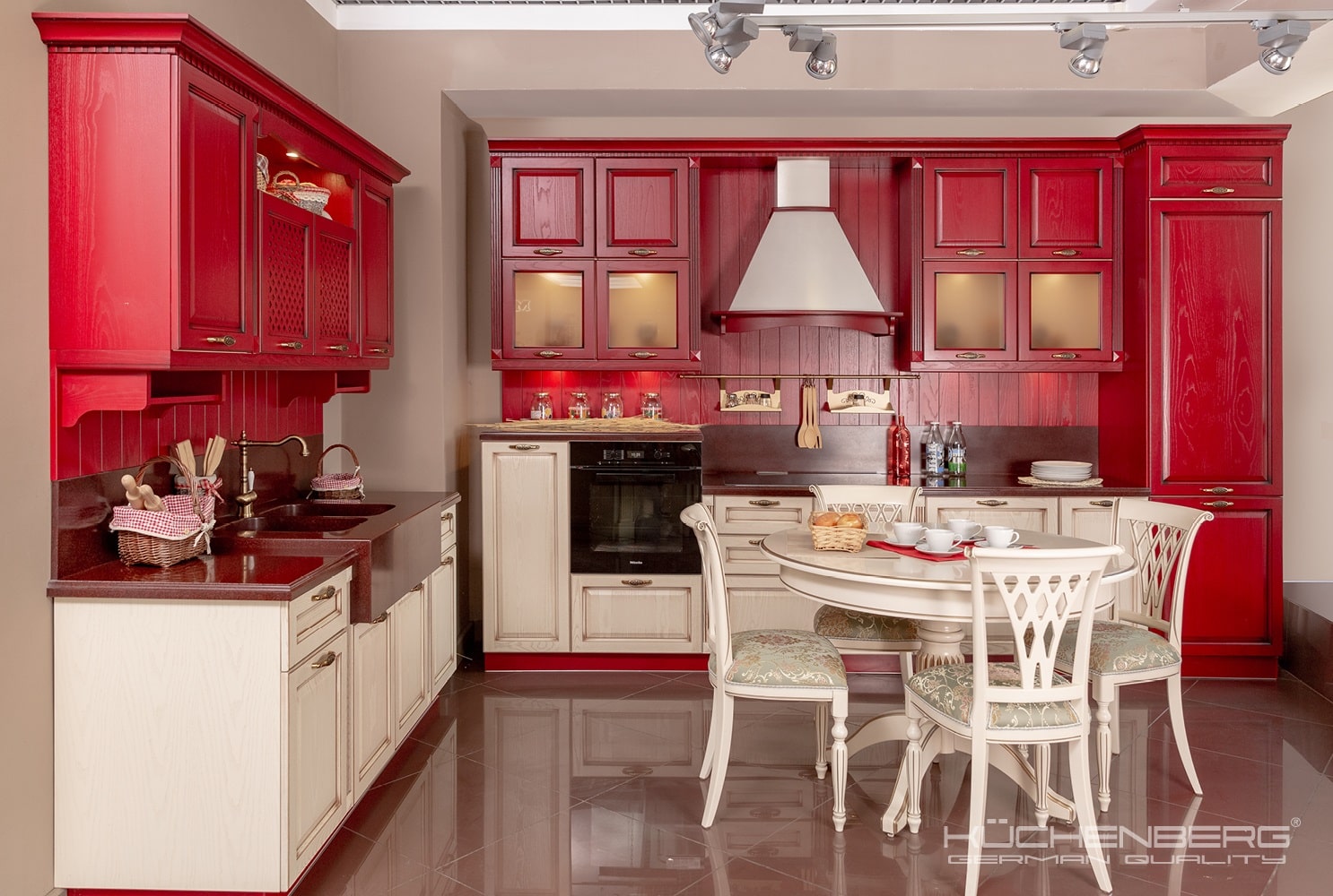 Дизайн кухни в красном цвете - 77 фото